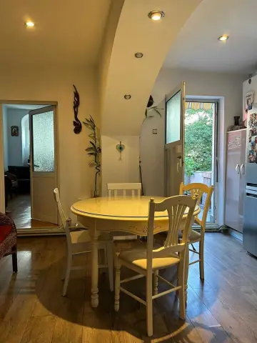 De vânzare apartament cu 4 camere în zona Cișmigiu