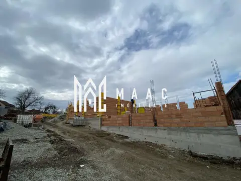 Casă Tip Duplex | 4 Camere | 2 Balcoane | Terasă | Șura Mică