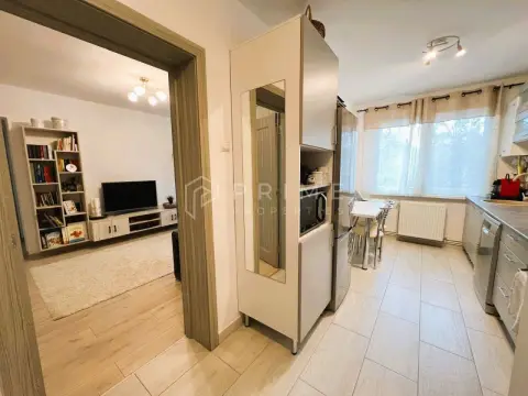 Apartament 2 camere | Aleea Carpați | Etaj 3/4 | Balcon 9 mp
