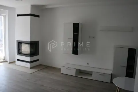 Casă tip duplex complet amenajată si mobilată | șemineu și garaj |