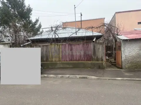 Teren cu casa demolabila din paianta Sos Alexandriei- Luk Oil.