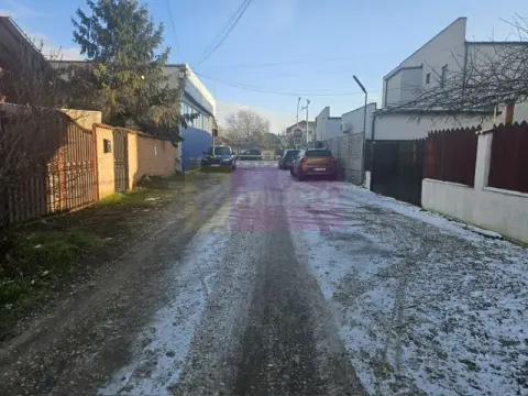 Teren Clinceni cu drum de servitute - zona Primarie.