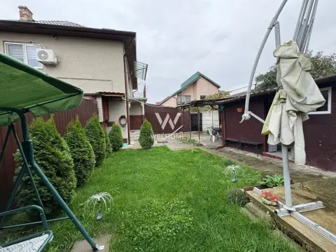 Casa tip duplex - 4 camere, balcon si curte proprie - Zona Lazaret