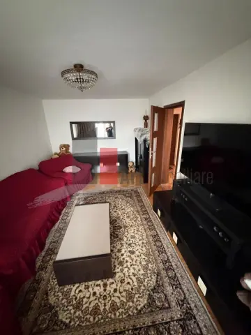 Apartament cu trei camere de vanzare-Crangasi-loc de parcare