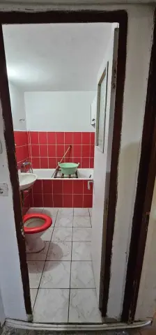 BRASADAS vinde ap 2 cam Carpati2 etaj 4/4.