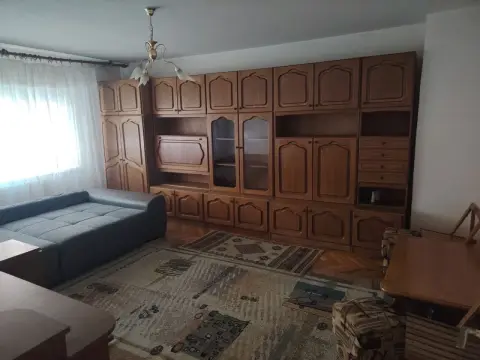 BRASADAS vinde ap 3 cam la PARTER in Carpați 2.