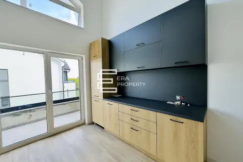 Apartament tip penthouse partial mobilat , Intabulat,zona Cristian