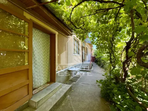 Casa individuala de vanzare, teren 332mp, zona Lunei Timisoara