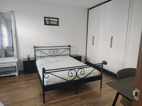 Ultracentral , 2 camere Oradea, 320 E/luna, neg. Comision 50%