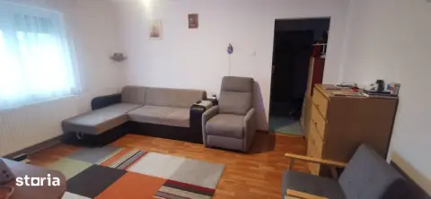 BRASADAS vinde ap 3 cam etaj 3/4 mobilat și utilat complet.