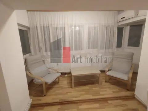 Prima închiriere apartament decomandat 3 camere - Bd. Lacul Tei -Parcul Circului