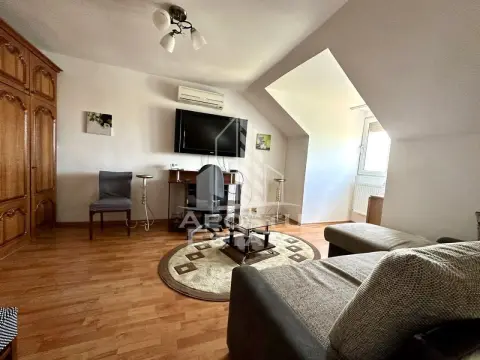 Apartament cu 3 camere de vanzare, zona Girocului, Timisoara
