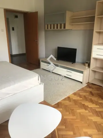 DE ÎNCHIRIAT | GARSONIERĂ SPAȚIOASĂ | UNIRII – ALBA IULIA