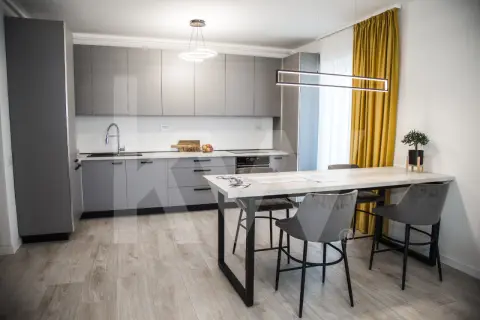 Apartament 4 camere