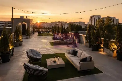 Unirii-Camera de Comert, Penthouse scara, lift privat, terasa privata