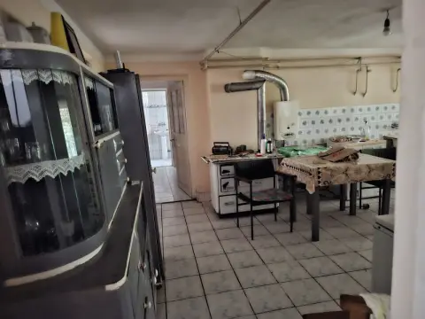 BRASADAS vinde casa individuala 8 cam 8.6a zona Baritiu.