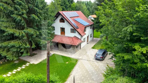 Vila de poveste din Valea Avrigului de vanzare