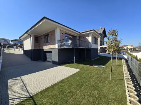 Casa la cheie 4 camere,garaj,500mp teren,0%comision
