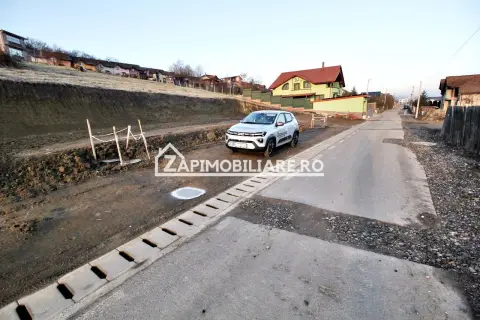 Teren Intravilan cu puz si utilităti, 618 mp