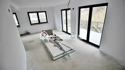 Casa 4 camere la cheie,2bai,120 mp,501 mp teren,zona Corunca