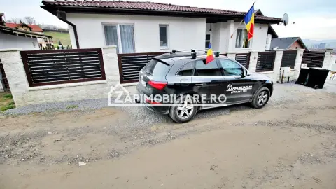 Casa 4 camere, 2 băi,141 mp,555 mp teren,cartier Răsăritului