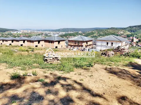 Teren intravilan 702 mp. Corunca