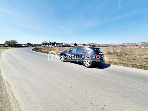 Teren 27.000 mp.deschidere la 2 drumuri ,75 euro mp.