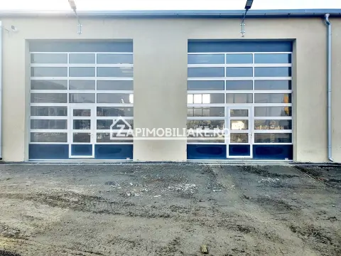 Hala,2 birouri,2 bai,1vestiar,parcare privată 330 mp
