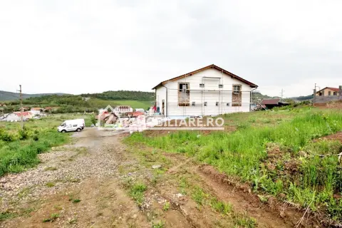 10 parcele teren intravilan intre 450 mp, și 617 mp Corunca