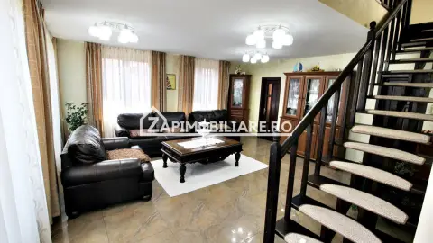 Casa 5 camere, 250 mp,3 băi,2.500mp teren, 0% comision