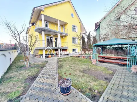 Casa 6 camere, 295 mp.utili, 1.000 mp teren, cartier Unirii